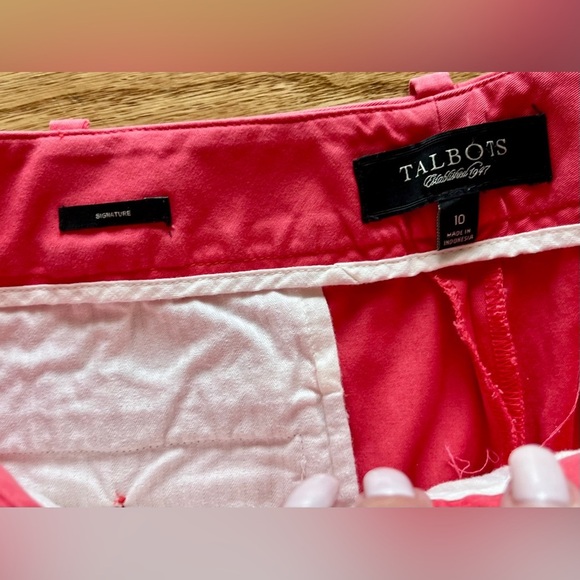 Talbots | Red Signature Cropped
Pant. Size 10 - Picture 3 of 9